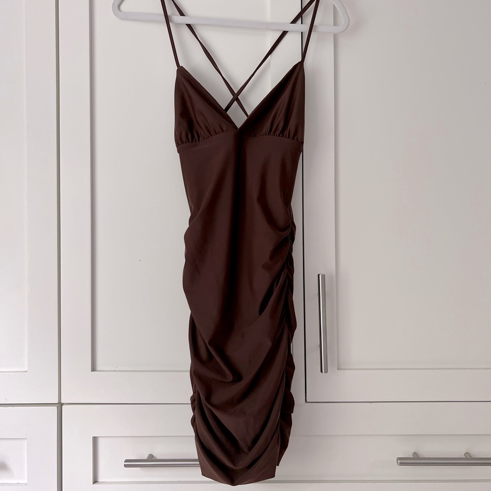 Tiger Mist brown ruched Amber mini dress - Picture 3 of 9